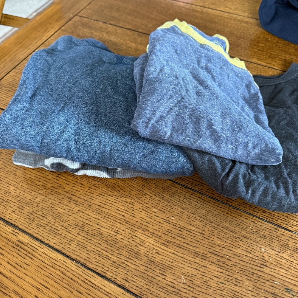 4 T-Shirt Bundle size 6/7